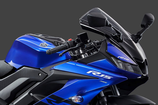 डुअल-चैनल एबीएस के साथ लॉन्च हुई 2019 यामाहा YZF-R15 — जानें नई कीमतें
