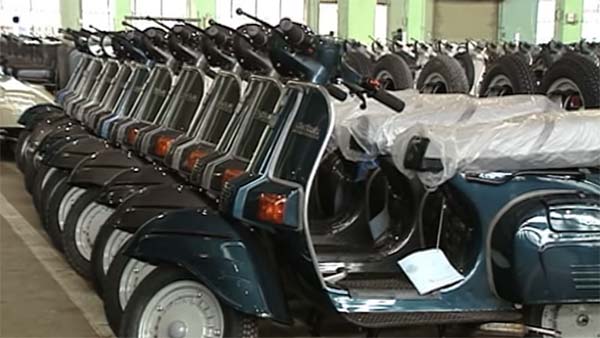 बजाज चेतक की हो रही है वापसी, जानिये कैसा होगा नया चेतक देखे वीडियो बजाज चेतक की हो रही है वापसी, जानिये कैसा होगा नया चेतक देखे वीडियो