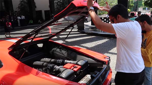 मुंबई ट्रैफिक पुलिस ने रोकी फरारी की यह सुपरकार, जानिये फिर क्या हुआ