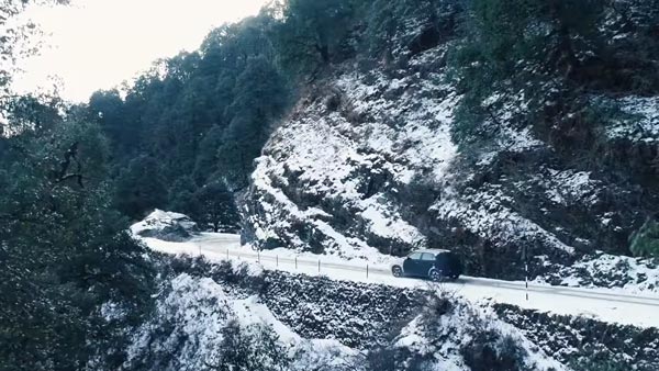 हुंडई वेन्यू का नया टीजर वीडियो जारी, ऊँचे पहाड़ो व बर्फीले मौसम में किया गया टेस्ट