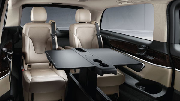 अमिताभ बच्चन ने खरीदी मर्सिडीज की यह महँगी कार, जानिये क्या है कीमत