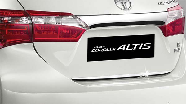 टोयोटा कोरोला 2020 मॉडल का भारत में उतारा जाना हुआ रद्द , मारुति सुजुकी की योजनाओं पर फिरा पानी टोयोटा कोरोला 2020 मॉडल का भारत में उतारा जाना हुआ रद्द , मारुति सुजुकी की योजनाओं पर फिरा पानी