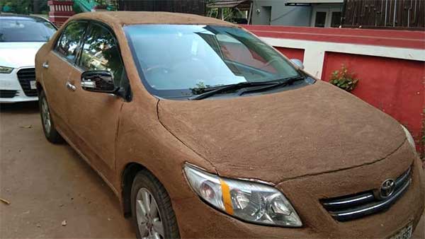 कार को धूप से बचाने का देसी जुगाड़