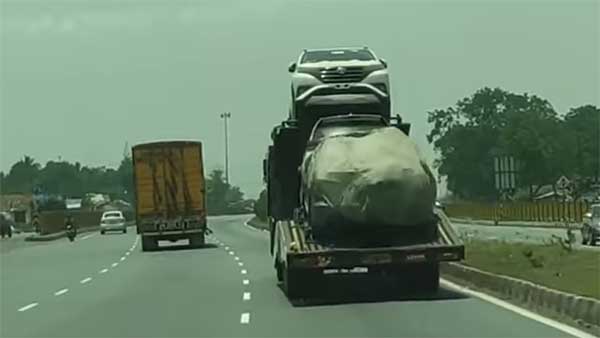 टोयोटा रश इंडिया में देखा गया