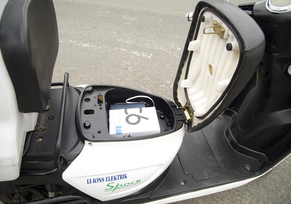 लॉयनस स्कूटर हूई लॉन्च, कीमत 65 हजार रुपयें