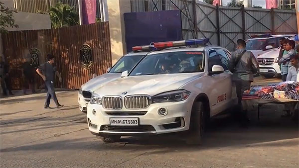 मुकेश अंबानी कार सुरक्षा काफिला कार