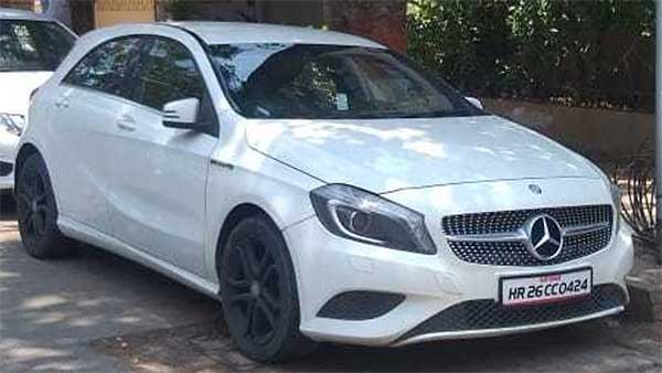 कार चोरी मुंबई दिल्ली बिजनेसमैन मर्सिडीज A क्लास कार