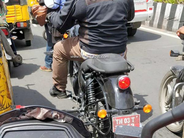 रॉयल एनफील्ड थंडरबर्ड एक्स एफआई बीएस 6 की तस्वीरें आई सामने, 2020 में होगी लॉन्च रॉयल एनफील्ड थंडरबर्ड एक्स एफआई बीएस 6 की तस्वीरें आई सामने, 2020 में होगी लॉन्च