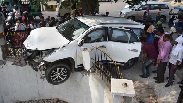 लोकसभा में पास हुआ मोटर वाहन अधिनियम बिल, कई कड़े नियम किए गए है शामिल लोकसभा में पास हुआ मोटर वाहन अधिनियम बिल, कई कड़े नियम किए गए है शामिल