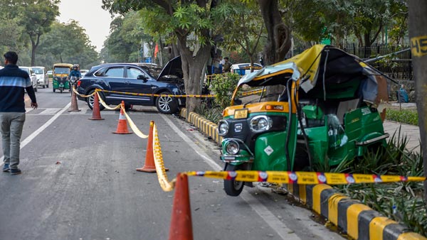 लोकसभा में पास हुआ मोटर वाहन अधिनियम बिल, कई कड़े नियम किए गए है शामिल लोकसभा में पास हुआ मोटर वाहन अधिनियम बिल, कई कड़े नियम किए गए है शामिल