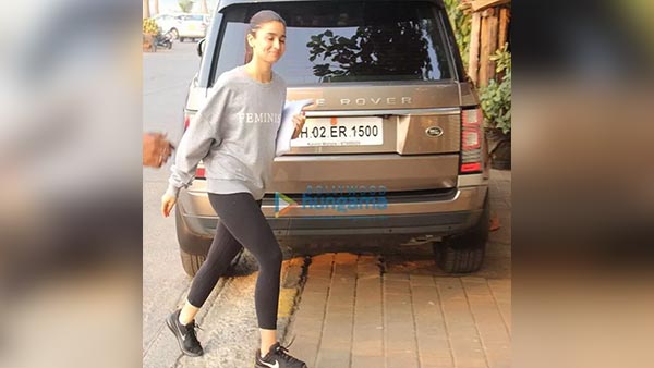 जानिए आलिया भट्ट और रणबीर कपूर के पास है कौन सी कारें, देखें फोटो 