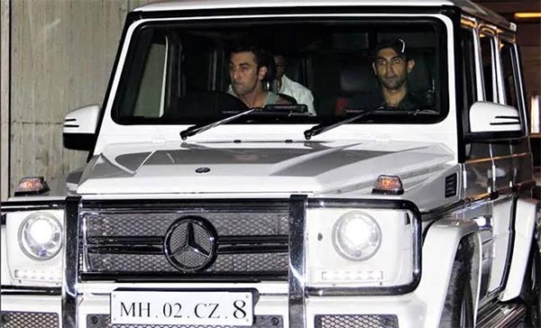 जानिए आलिया भट्ट और रणबीर कपूर के पास है कौन सी कारें, देखें फोटो