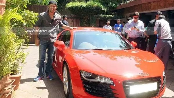 जानिए आलिया भट्ट और रणबीर कपूर के पास है कौन सी कारें, देखें फोटो 