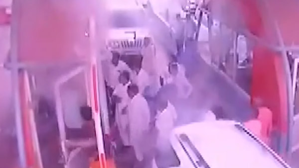 टोल टैक्स मांगने पर भड़के भाजपा नेता, टोलकर्मियों से की मारपीट