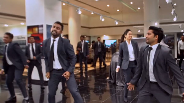 जीप कम्पास डीलरशिप के कर्मचारियों ने दिया तापसी पन्नू को सरप्राइज, पढ़ें यहां