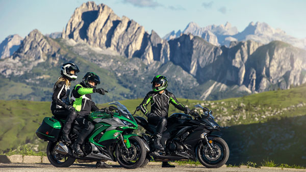 कावासाकी निंजा 1000 नए रंग में उपलब्ध, कीमत 10.29 लाख रुपयें 