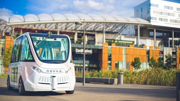 टेस्टिंग के दौरान सेल्फ ड्राइवड बस हो गई दुर्घटनाग्रस्त, पढ़ें यहां