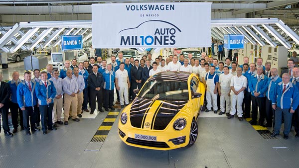 हिटलर की पिपुल्स कार के नाम से मशहूर फॉक्सवैगन बीटल का उत्पादन हुआ बंद