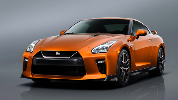 दिल्ली में लग्जरी कार में स्टंट करने वाला युवक पकड़ाया, निकला बीजेपी नेता का भतीजा