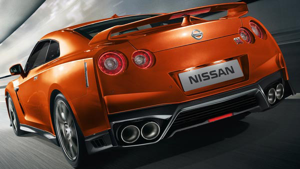 दिल्ली में लग्जरी कार में स्टंट करने वाला युवक पकड़ाया, निकला बीजेपी नेता का भतीजा