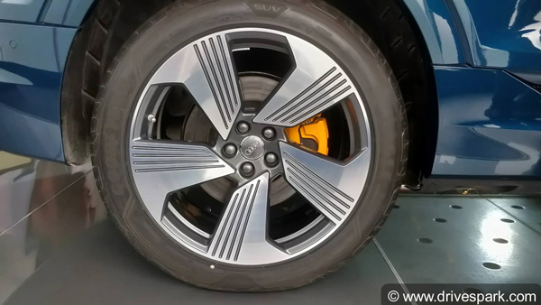 ऑडी ई-ट्रॉन इलेक्ट्रिक एसयूवी ने 24 घंटे में पूरी की 10 देशों की यात्रा, भारत में जल्द होगी लॉन्च