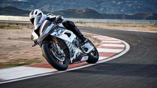 ये है भारत की टॉप 10 महंगी मोटरसाइकिल, इनकी रफ्तार के कार भी रह जाती है पीछे ये है भारत की टॉप 10 महंगी मोटरसाइकिल, इनकी रफ्तार के कार भी रह जाती है पीछे