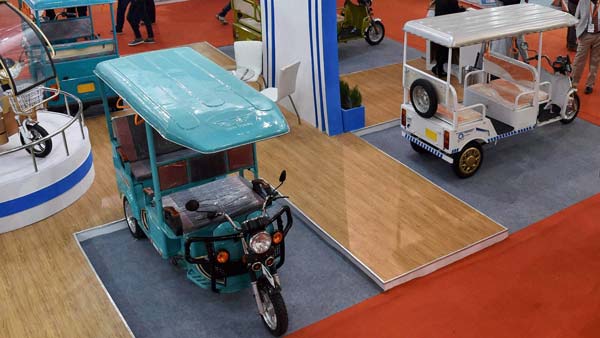 भारत में मौजूद टॉप 10 अजीबो-गरीब जुगाड़ वाहन भारत में मौजूद टॉप 10 अजीबो-गरीब जुगाड़ वाहन