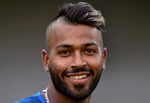 हार्दिक पांड्या ने खरीदी 3.7 करोड़ की लैंबोर्गिनी, मुंबई में किया गया स्पॉट हार्दिक पांड्या ने खरीदी 3.7 करोड़ की लैंबोर्गिनी, मुंबई में किया गया स्पॉट