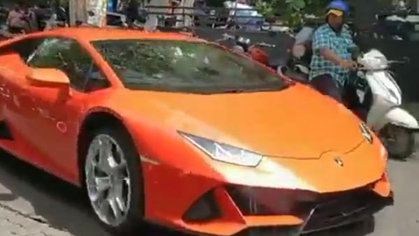 हार्दिक पांड्या ने खरीदी 3.7 करोड़ की लैंबोर्गिनी, मुंबई में किया गया स्पॉट हार्दिक पांड्या ने खरीदी 3.7 करोड़ की लैंबोर्गिनी, मुंबई में किया गया स्पॉट