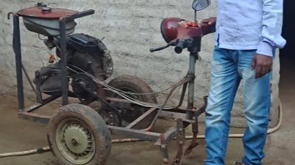 स्कूटर से बनाया छोटा ट्रैक्टर झारखंड के इस व्यक्ति ने कैसे किया यह कमाल जानिये