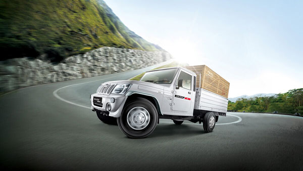 महिंद्रा बोलेरो पिकअप 15 लाख यूनिट प्रोडक्शन रिकॉर्ड