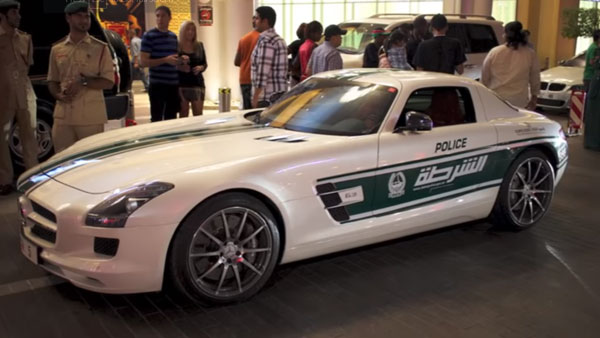 दुबई पुलिस के पास है दुनिया की सबसे तेज कार, 407 किलोमीटर घंटे की है रफ्तार दुबई पुलिस के पास है दुनिया की सबसे तेज कार, 407 किलोमीटर घंटे की है रफ्तार