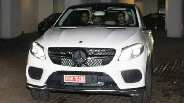 सलमान खान की गैराज की शोभा बढ़ाती है ये लग्जरी कार, रेंज रोवर से लेकर बीएमडब्लू एक्स 6 है शामिल