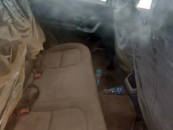 टाटा हैरियर बाढ़ के पानी में डूबी डीलरशिप महाराष्ट्र