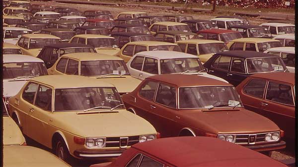 15 साल से अधिक पुराने वाहनों के लिए कबाड़ नीति लायगी सरकार, मारुति और टोयोटा साथ मिलकर करेगी काम