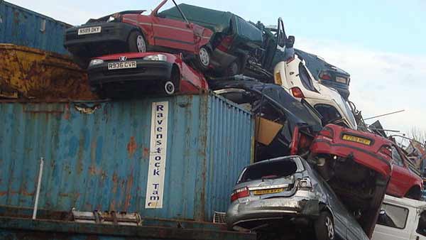 15 साल से अधिक पुराने वाहनों के लिए कबाड़ नीति लायगी सरकार, मारुति और टोयोटा साथ मिलकर करेगी काम