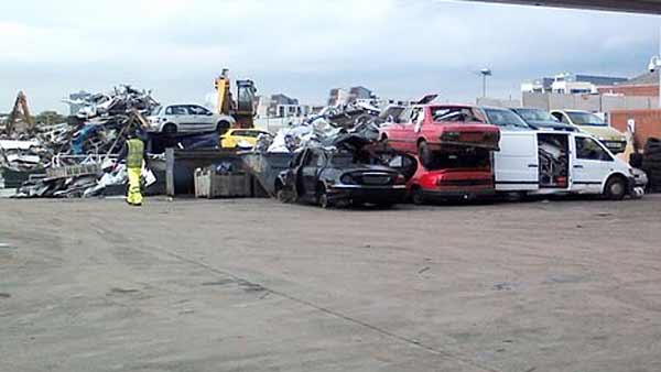 15 साल से अधिक पुराने वाहनों के लिए कबाड़ नीति लायगी सरकार, मारुति और टोयोटा साथ मिलकर करेगी काम