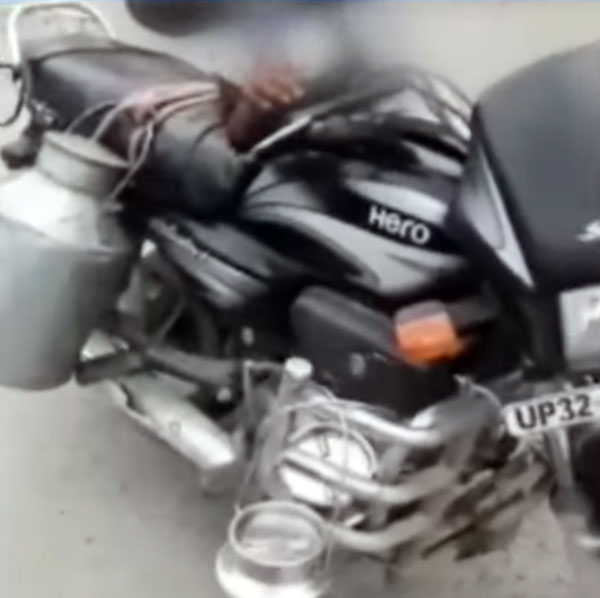 बाइक चलाते हुए 8 साल के बच्चे का वीडियो हुआ वायरल, पिता पर हुआ भारी-भरकम चालान