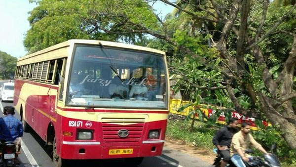 महिला ने गलत लेन पर चल रही बस को रोका, वीडियो हुआ वायरल