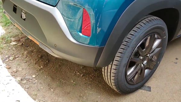 रेनॉल्ट क्विड फेसलिफ्ट वीडियो: फीचर्स इंटीरियर डिजाइन के बारें में जानकारी 