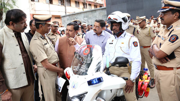 बजाज पल्सर पुणे ट्रैफिक पुलिस के बेड़े में शामिल जाने खूबियां