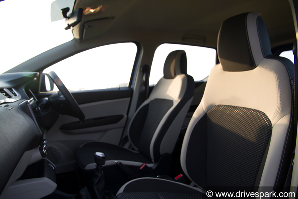 रेनॉल्ट ट्राइबर रिव्यू: इंजन परफॉर्मेंस ड्राइविंग अनुभव पढ़े