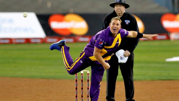 शेन वार्न पर लगा 1.6 लाख रुपयें का ट्रैफिक जुर्माना, एक साल तक ड्राइविंग पर भी प्रतिबंध