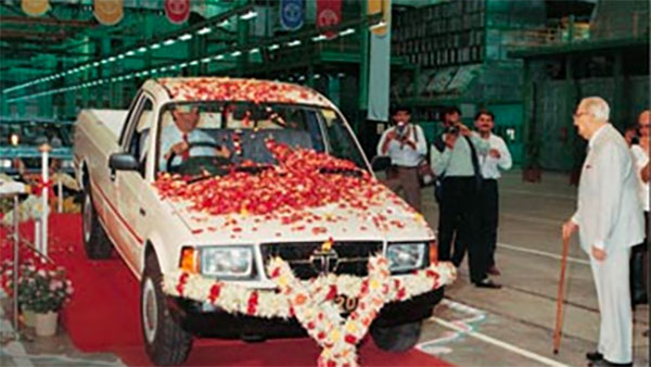 टाटा मोटर्स का इतिहास: पहली कार, टेल्को, ट्रेन इंजन, ट्रक,फॉउंडेशन से जुड़ी सभी जानकारियां टाटा मोटर्स का इतिहास: पहली कार, टेल्को, ट्रेन इंजन, ट्रक,फॉउंडेशन से जुड़ी सभी जानकारियां