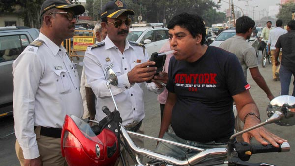 ट्रैफिक फाइन पुलिस वाले पर 10 हजार रुपयें नई मोटर व्हीकल एक्ट 2019