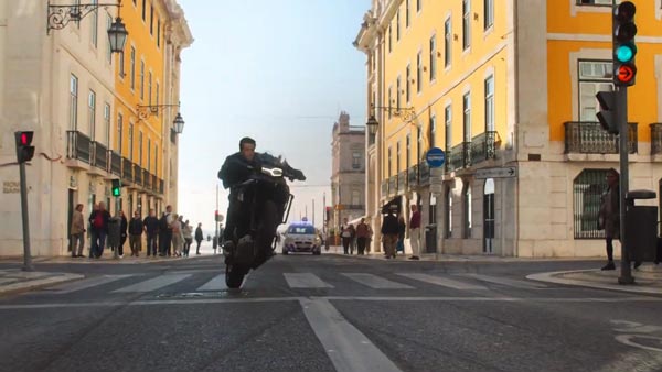 नई फिल्म में बीएमडब्ल्यू की बाइक चला रहे हैं ऋतिक और टाइगर, जानिये इसकी खासियत