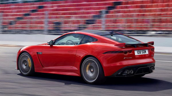 2.5 करोड़ की जगुआर को पुलिस ने किया जब्त, बिना नंबर प्लेट के चल रही थी कार 2.5 करोड़ की जगुआर को पुलिस ने किया जब्त, बिना नंबर प्लेट के चल रही थी कार