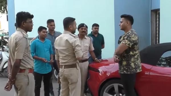 2.5 करोड़ की जगुआर को पुलिस ने किया जब्त, बिना नंबर प्लेट के चल रही थी कार 2.5 करोड़ की जगुआर को पुलिस ने किया जब्त, बिना नंबर प्लेट के चल रही थी कार