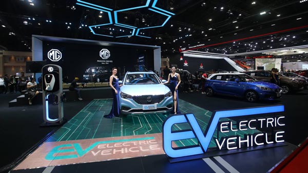 एमजी जेडएस में इलेक्ट्रिक के साथ आ सकता है पेट्रोल व हाइब्रिड का विकल्प