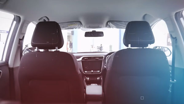 एमजी जेडएस में इलेक्ट्रिक के साथ आ सकता है पेट्रोल व हाइब्रिड का विकल्प